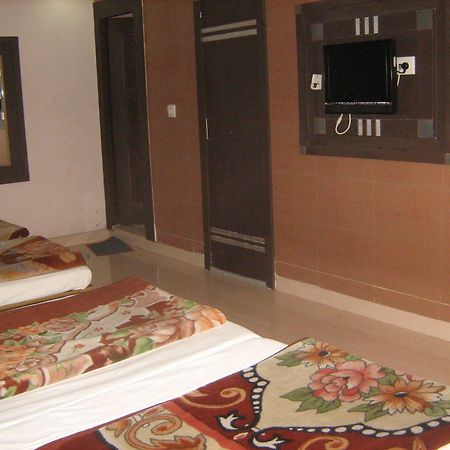 Hotel Gyan Haridvár Kültér fotó
