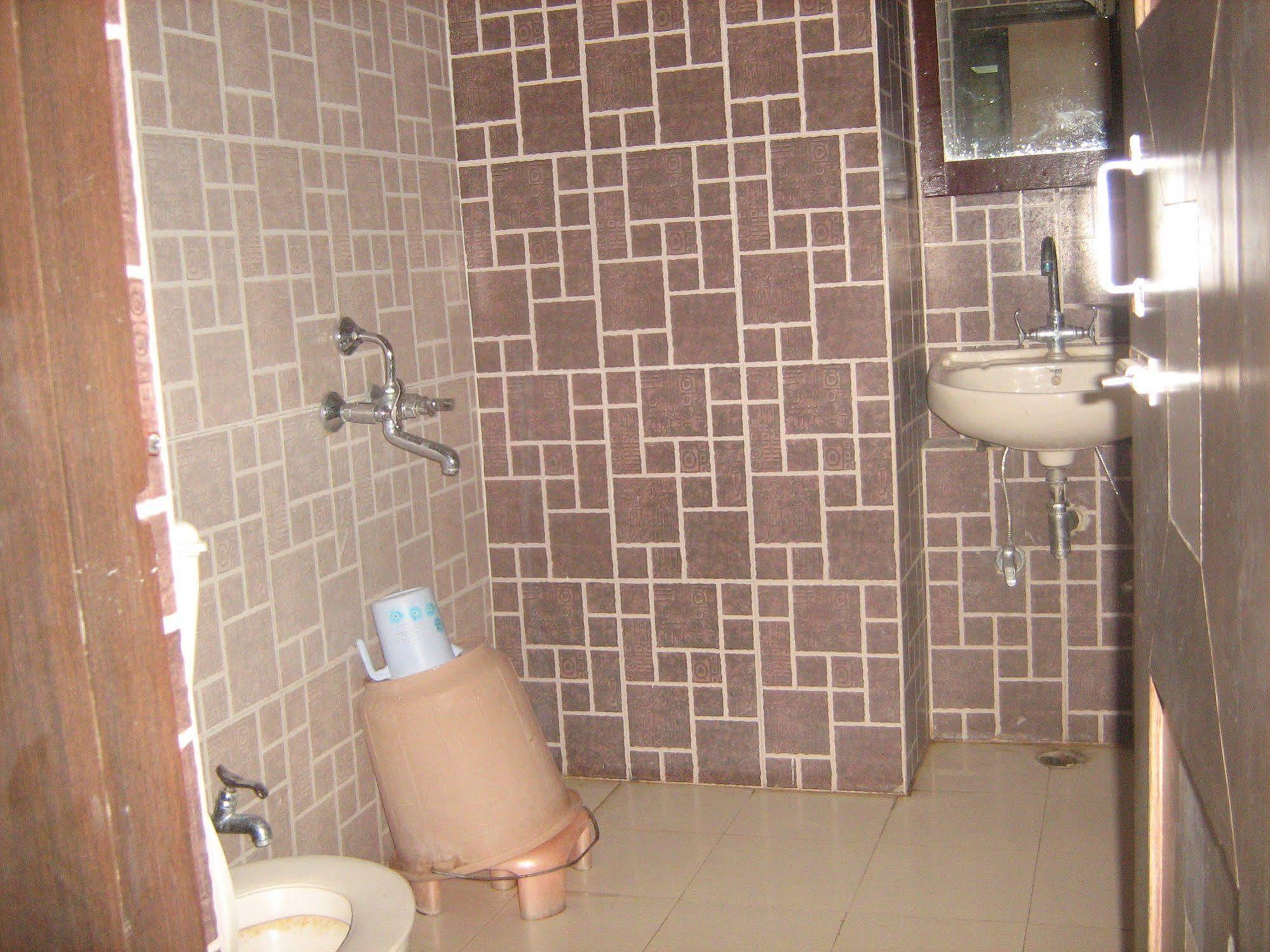Hotel Gyan Haridvár Kültér fotó
