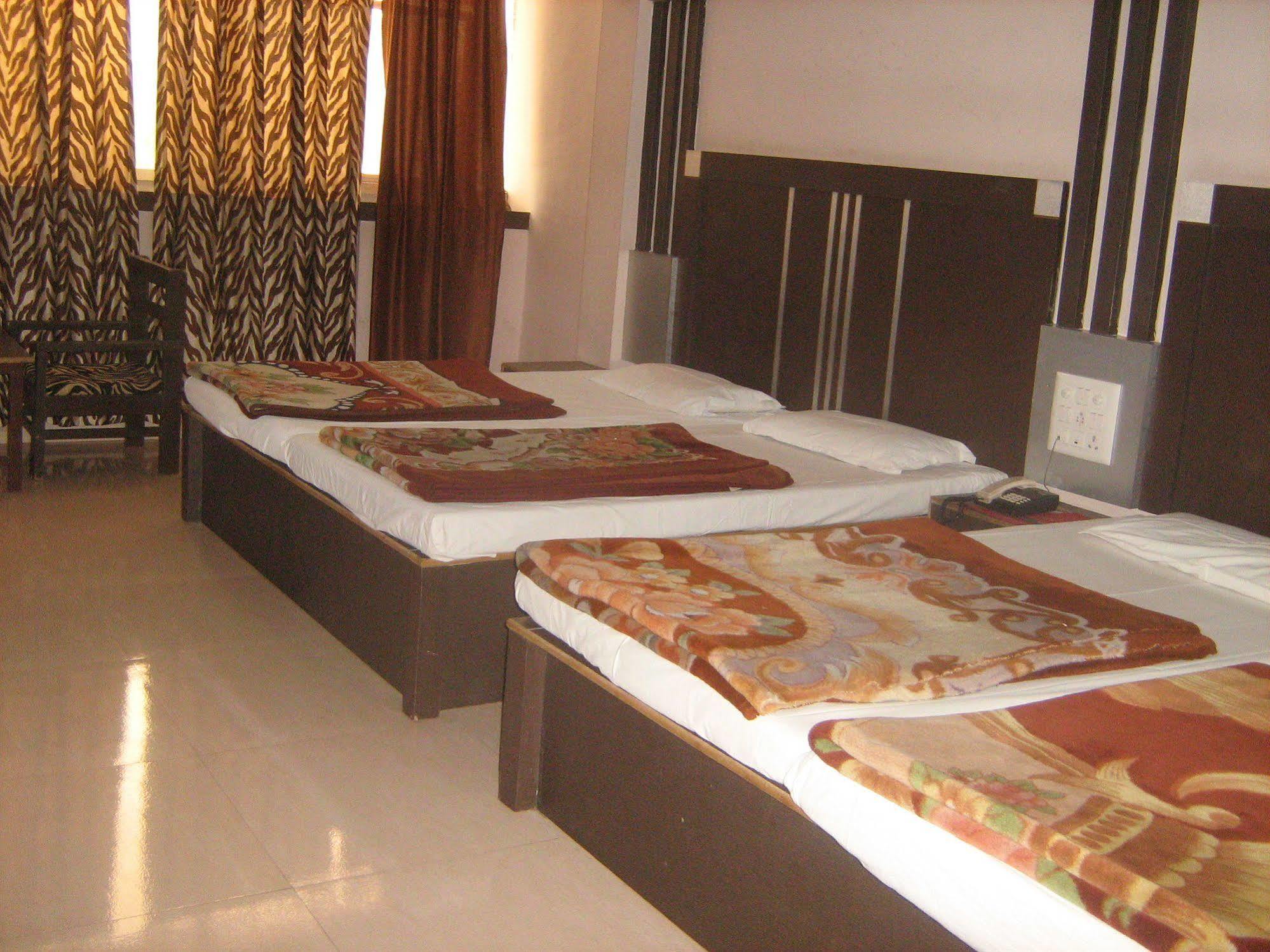 Hotel Gyan Haridvár Kültér fotó